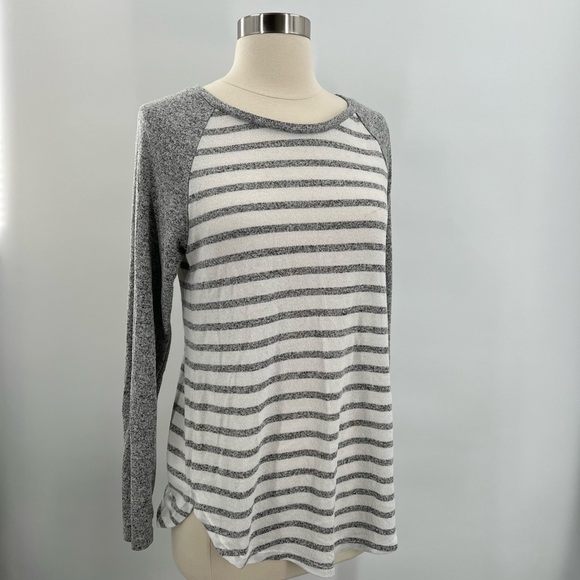 Old Navy Stripped Long Sleeve Ladies Small - Picture 3 of 5